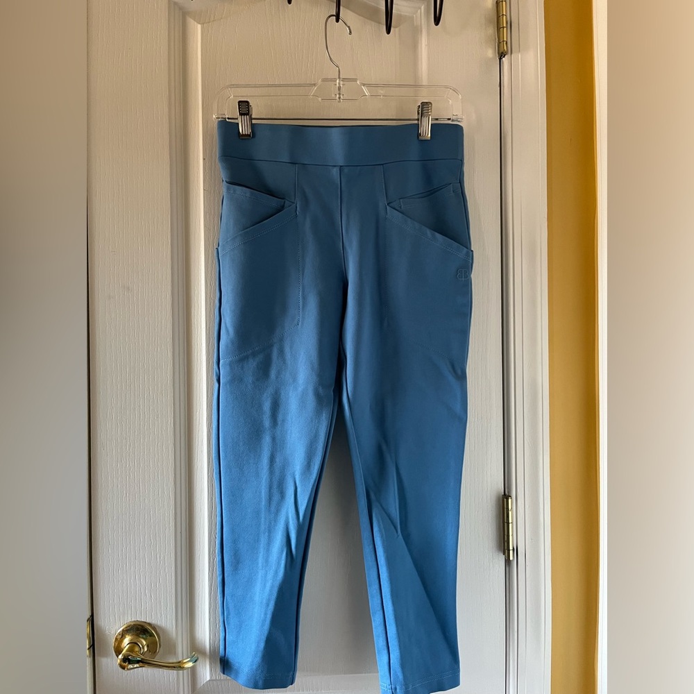 Betabrand Cropped Pants . Size SP. New without tags (29 x22)